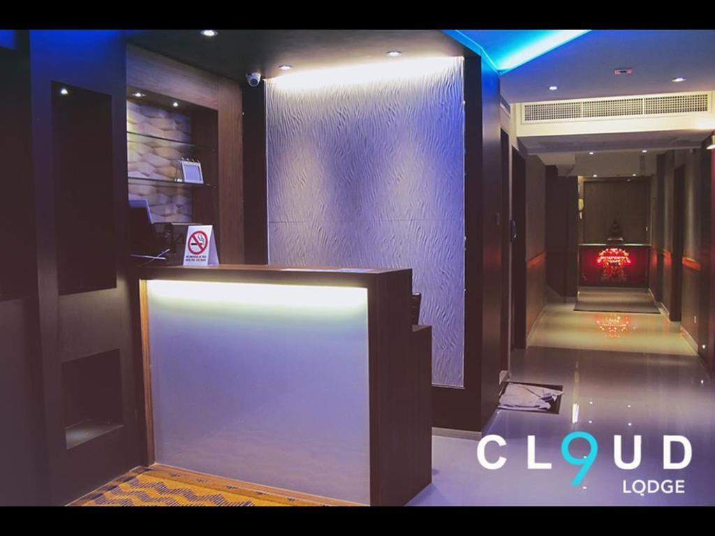 Cloud 9 Lodge Bangkok Exterior photo